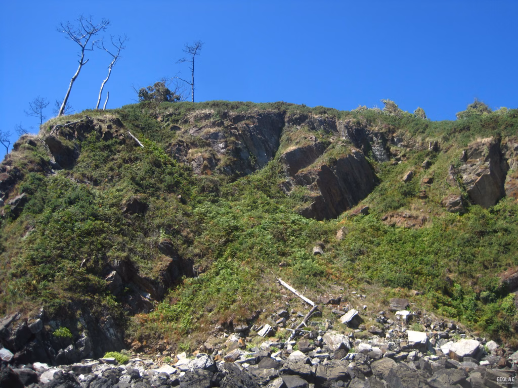 Debris cones caused by landslides in the most exposed and fragile areas