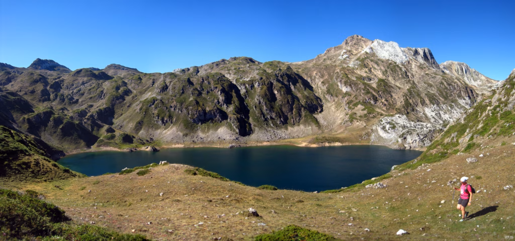 Image of Calabazosa Lake, also called Lago Negro